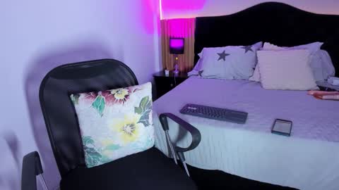 Pauline online show from 03.19.26