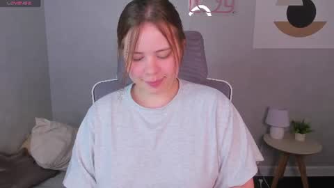 Snapshot of pauline_moore chatting on 06.30.26 Erica online show from 06.30.26