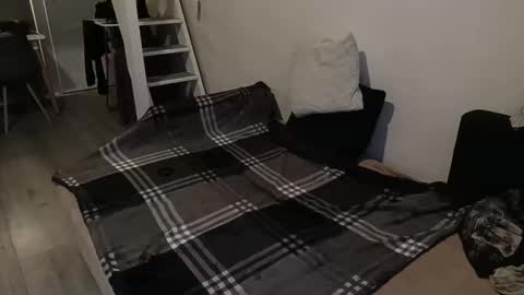 Snapshot of paulobascet chatting on 02.26.25 paulobascet online show from 02.26.25