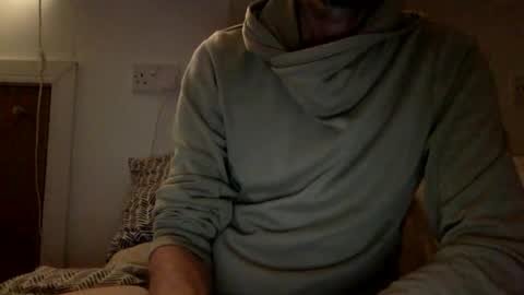 Snapshot of pea23 chatting on 10.01.25 pea23 online show from 10.01.25