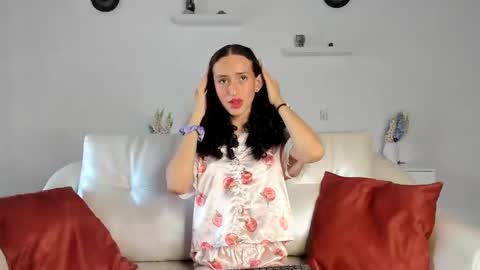 peach tyron online show from 01.03.25