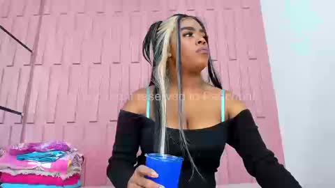 Snapshot of peachbrii chatting on 09.19.25 Briana online show from 09.19.25