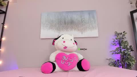 Snapshot of peachbrii chatting on 10.13.25 Briana online show from 10.13.25