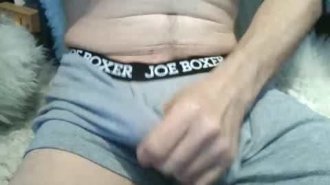 Snapshot of peacheshubby chatting on 04.05.26 hard4u online show from 04.05.26