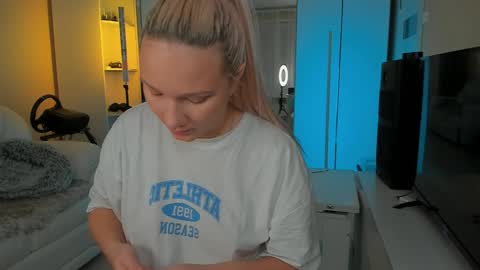 peachju1cy online show from 01.28.25