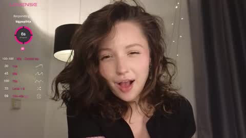 Snapshot of peachvibes chatting on 02.21.25 Lili online show from 02.21.25