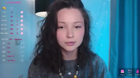 Snapshot of peachvibes chatting on 03.03.25 Lili online show from 03.03.25