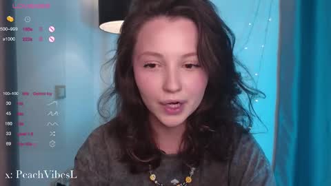 Snapshot of peachvibes chatting on 03.03.25 Lili online show from 03.03.25