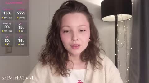 Snapshot of peachvibes chatting on 03.12.25 Lili online show from 03.12.25