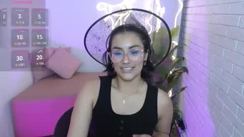 peachy_tay online show from 10.31.25