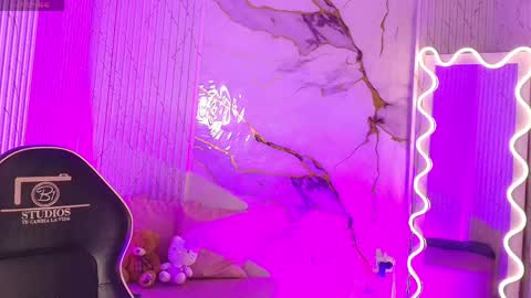 peachy_tay online show from 04.06.26