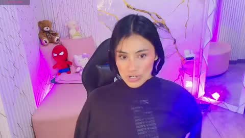Snapshot of peachy_tay chatting on 05.17.26 peachy_tay online show from 05.17.26