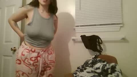 Snapshot of peachyhoneydrip chatting on 05.14.26 peachyhoneydrip online show from 05.14.26