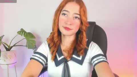 Snapshot of pear__moon chatting on 07.05.26 LILLY online show from 07.05.26