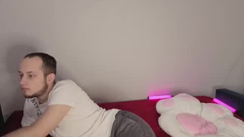 Snapshot of pearl_couple chatting on 02.19.26 Rina and Max online show from 02.19.26