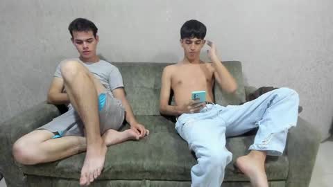 Snapshot of pelusos_mens chatting on 05.01.26 CAIN-19 ALLEN-18 RONALD-18 AUSTIN-18 MOD DANTE online show from 05.01.26