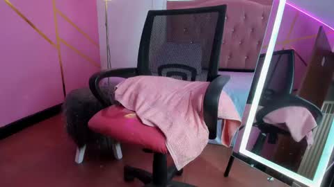 Snapshot of peneelopeecute chatting on 01.15.25 peneelopeecute online show from 01.15.25