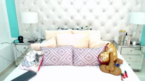 Penelope Laurent online show from 11.24.25