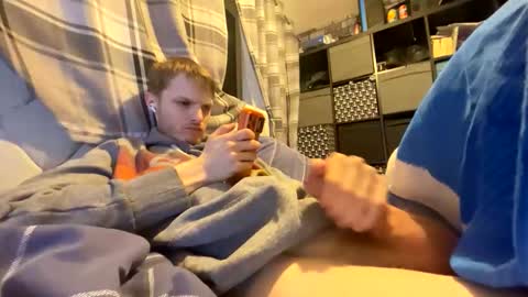 Snapshot of penguin666778 chatting on 11.23.25 Penguin online show from 11.23.25