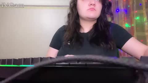 Snapshot of penny_perry chatting on 12.18.24 penny_perry online show from 12.18.24