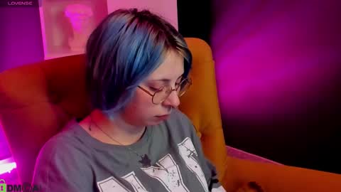 Snapshot of penny_stanley chatting on 10.03.25 penny online show from 10.03.25