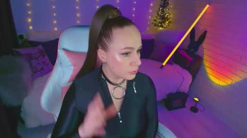 Dia  online show from 03.22.26