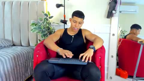 Snapshot of percy_god chatting on 10.03.25 percy_god online show from 10.03.25