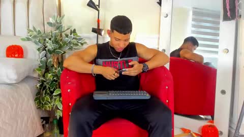 Snapshot of percy_god chatting on 10.04.25 percy_god online show from 10.04.25