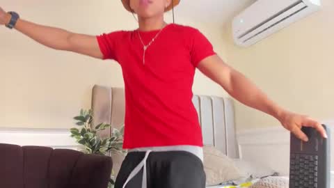 Snapshot of percy_god chatting on 11.25.25 percy_god online show from 11.25.25