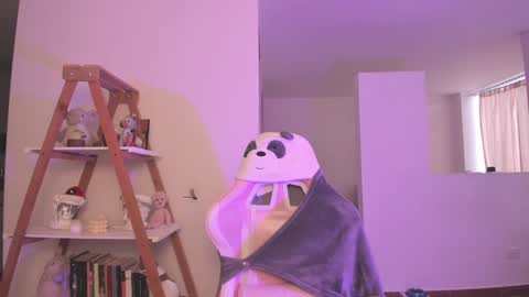 Sarah Ana Banana online show from 01.20.25