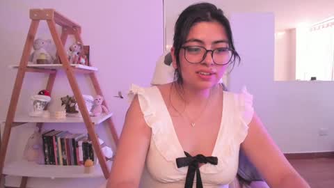 Sarah Ana Banana online show from 01.22.25