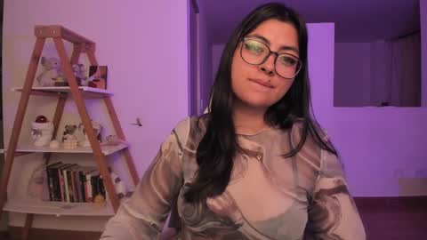 Sarah Ana Banana online show from 02.18.25