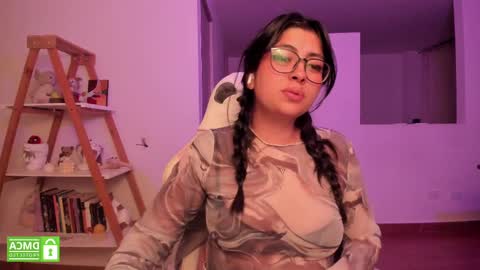 Sarah Ana Banana online show from 02.21.25