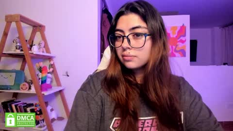 Sarah Ana Banana online show from 04.16.26