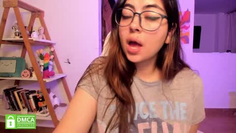 Sarah Ana Banana online show from 04.17.26