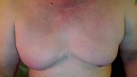 Snapshot of perfecto1957 chatting on 02.18.25 perfecto1957 online show from 02.18.25