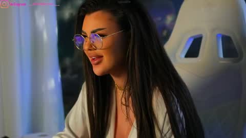 Dee online show from 12.18.24