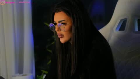 Dee online show from 12.27.24