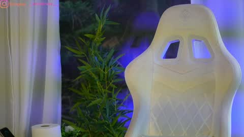 Dee online show from 01.25.25