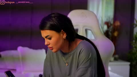 Dee online show from 10.16.25