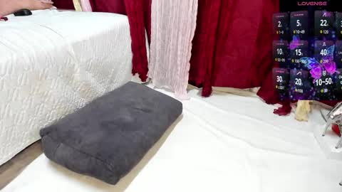 Perla Thompson online show from 10.26.25