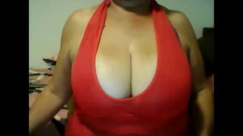 Snapshot of perlita070822 chatting on 01.19.25 perlita070822 online show from 01.19.25
