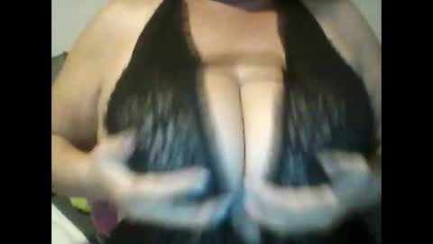 Snapshot of perlita070822 chatting on 04.17.26 perlita070822 online show from 04.17.26