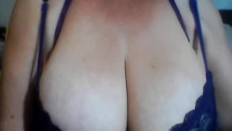 perlita070822 online show from 08.09.26