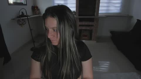 Marie online show from 02.08.25