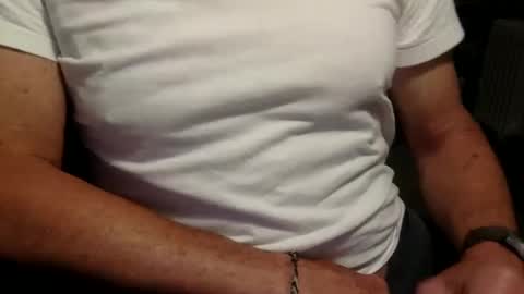 Snapshot of peterbartxxx chatting on 10.10.25 peterbartxxx online show from 10.10.25