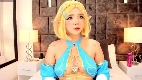 Im Rosse but u can call me Rossie or Rosita . online show from 02.10.25