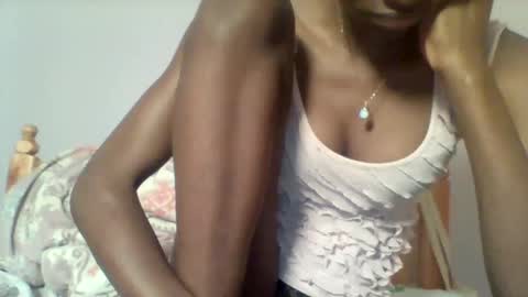 Snapshot of petite_ariana chatting on 02.14.26 ariana online show from 02.14.26