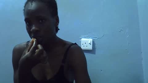 petite_bella21 online show from 04.12.26