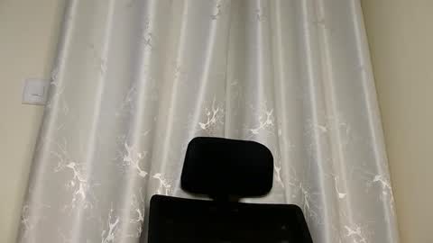 Snapshot of petite_freakette chatting on 02.27.26 Moon online show from 02.27.26